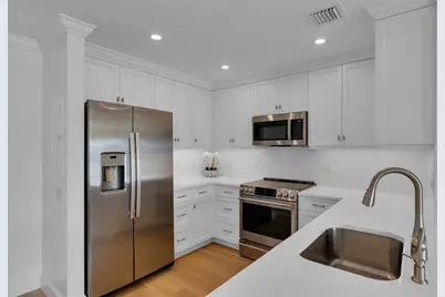 6299  Bay Club Dr, Unit #4, Fort Lauderdale, FL 33308 - Photo 4