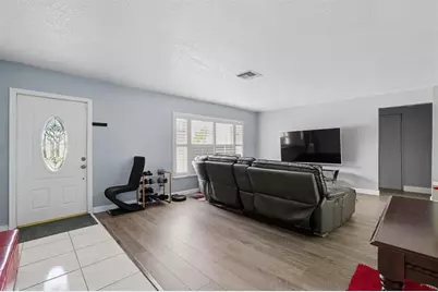 9407 NW 70th Pl, Tamarac, FL 33321 - Photo 6