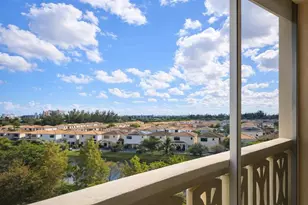 800 NE 195th St, Miami, FL 33179 - Photo 4