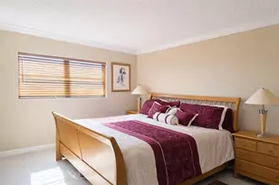 800 NE 195th St, Miami, FL 33179 - Photo 18