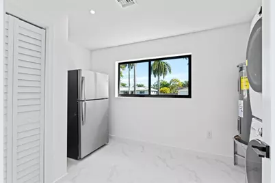 20500  Highland Lakes Blvd, Miami, FL 33179 - Photo 40