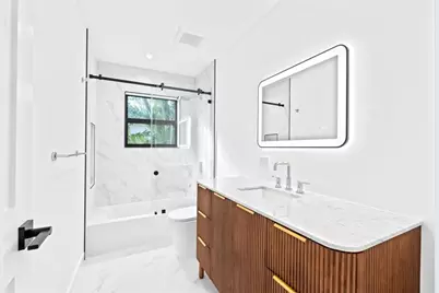 20500  Highland Lakes Blvd, Miami, FL 33179 - Photo 34