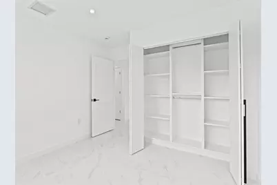 20500  Highland Lakes Blvd, Miami, FL 33179 - Photo 26