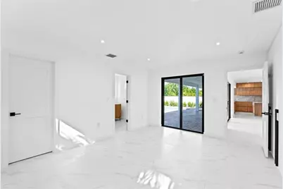 20500  Highland Lakes Blvd, Miami, FL 33179 - Photo 18