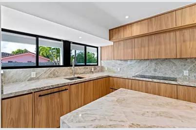 20500  Highland Lakes Blvd, Miami, FL 33179 - Photo 12