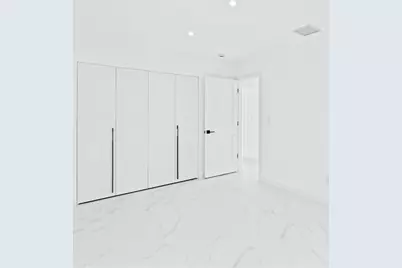 20500  Highland Lakes Blvd, Miami, FL 33179 - Photo 30