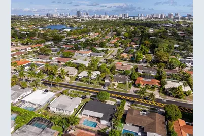 20500  Highland Lakes Blvd, Miami, FL 33179 - Photo 50