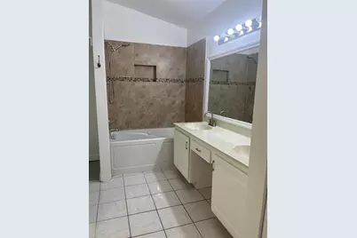 581  Lakeside Cir, Sunrise, FL 33326 - Photo 6