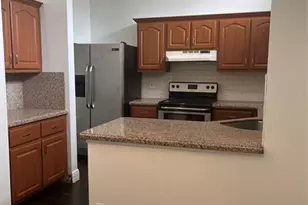 581 Lakeside Cir, Sunrise, FL 33326 - Photo 4