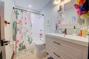 18111 NW 68th Ave, Hialeah, FL 33015 - Photo 14