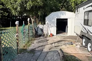 4055 Vicliff Rd, West Palm Beach, FL 33406 - Photo 18