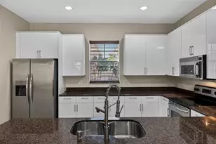 1033 NE 17th Way Unit, Fort Lauderdale, FL 33304 - Photo 2