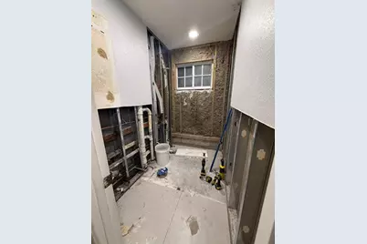 3526 W 76th St, Unit #203, Hialeah, FL 33018 - Photo 10