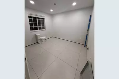 3526 W 76th St, Unit #203, Hialeah, FL 33018 - Photo 8