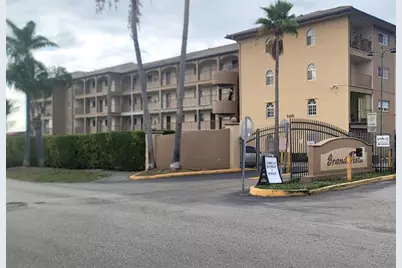 8851 NW 119th St, Unit #4308, Hialeah Gardens, FL 33018 - Photo 36