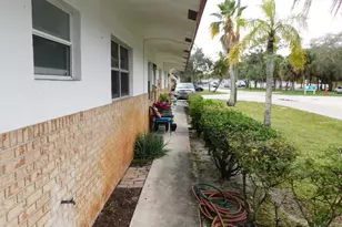 791 SW 7th St, Pompano Beach, FL 33060 - Photo 2