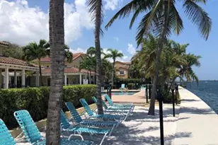 1040 Lake Shore Dr, West Palm Beach, FL 33403 - Photo 1