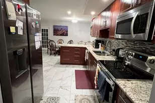 16 Spinning Wheel Ln, Tamarac, FL 33319 - Photo 2