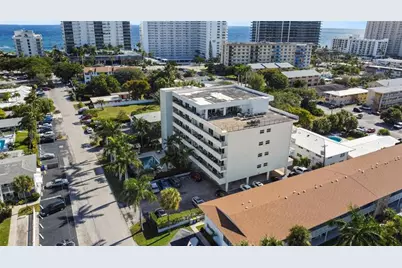 3212 NE 12th St, Unit #203, Pompano Beach, FL 33062 - Photo 2