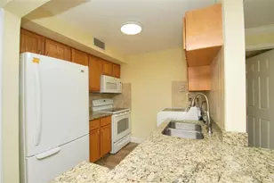 10762 La Placida Dr, Coral Springs, FL 33065 - Photo 8