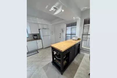 6060 S Falls Circle Dr, Unit #412, Lauderhill, FL 33319 - Photo 4