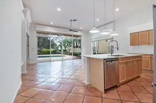 2466 Bay Isle Ct, Weston, FL 33327 - Photo 8