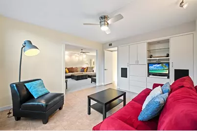 3900  Oaks Clubhouse Dr, Unit #310, Pompano Beach, FL 33069 - Photo 12