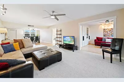 3900  Oaks Clubhouse Dr, Unit #310, Pompano Beach, FL 33069 - Photo 4