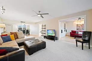 3900 Oaks Clubhouse Dr, Pompano Beach, FL 33069 - Photo 4