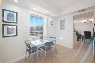 3900 Oaks Clubhouse Dr, Pompano Beach, FL 33069 - Photo 10