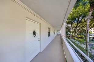 3980 Oaks Clubhouse Dr, Pompano Beach, FL 33069 - Photo 16