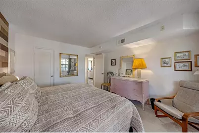 3980  Oaks Clubhouse Dr, Unit #210, Pompano Beach, FL 33069 - Photo 10