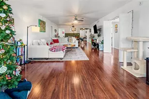 3930 Oaks Clubhouse Dr, Pompano Beach, FL 33069 - Photo 4