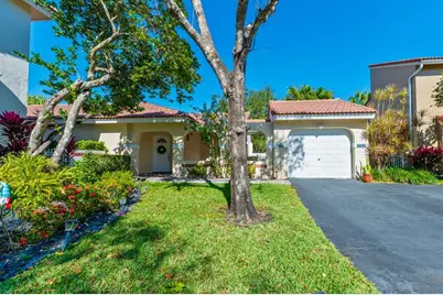1347  Seagrape, Weston, FL 33326 - Photo 2