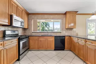 4245 NW 114th Ave, Sunrise, FL 33323 - Photo 8