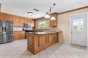 4245 NW 114th Ave, Sunrise, FL 33323 - Photo 6