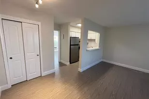 700 SE 13th St, Fort Lauderdale, FL 33316 - Photo 2