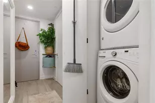 488 NE 18th St, Miami, FL 33132 - Photo 10