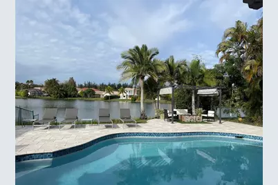 414 SW 205th Ave, Pembroke Pines, FL 33029 - Photo 2