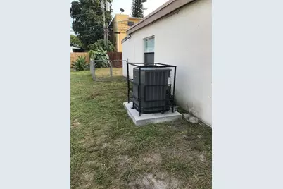 1960 NE 173rd St, North Miami Beach, FL 33162 - Photo 6