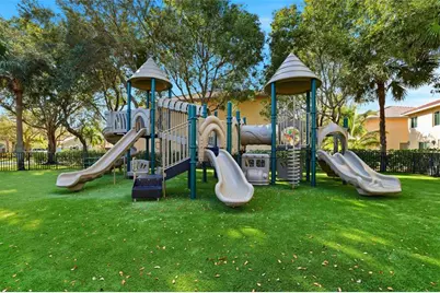 655 Gazetta Way, West Palm Beach, FL 33413 - Photo 4