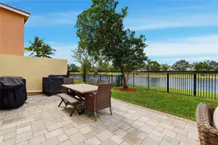 655 Gazetta Way, West Palm Beach, FL 33413 - Photo 28