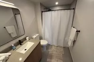 121 NE 5th Unit, Miami, FL 33132 - Photo 10