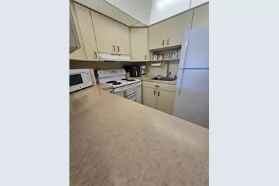 111  Lyndhurst, Unit #111, Deerfield Beach, FL 33442 - Photo 6