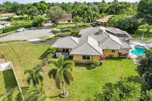 22299 Solitude Dr, Boca Raton, FL 33428 - Photo 2