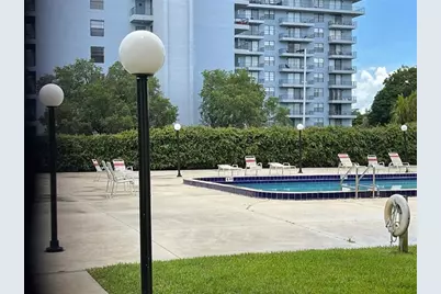 15600 NW 7th Ave, Unit #512, Miami, FL 33169 - Photo 12