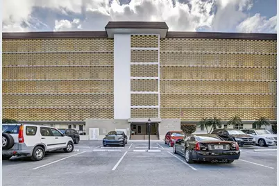 3050 NE 16th Ave, Unit #207, Oakland Park, FL 33334 - Photo 2