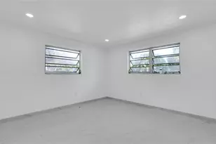 8850 NE 4th Ave, El Portal, FL 33138 - Photo 10