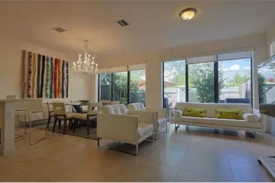 5860 NW 104th Path, Doral, FL 33178 - Photo 4