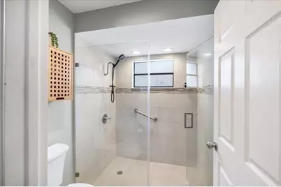 2164  Montpeliar, Weston, FL 33326 - Photo 20